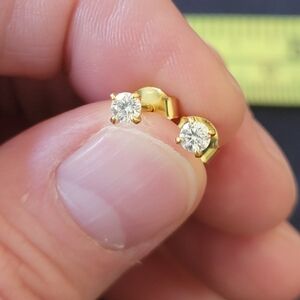 Moissanite stud earrings 3mm